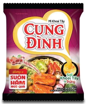 Instant-Nudeln - geschmorte Spareribs mit 5 Gemüsesorten von Cung Dinh