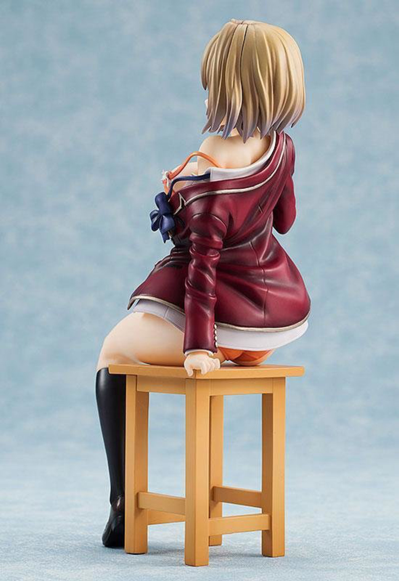 Kikyou Kushida - Changing Clothes - Classroom of the Elite - Kadokawa