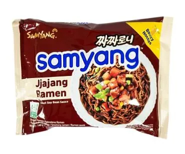 Instant-Nudeln - Jjajang - Gebratener Ramen mit süßer Sojasauce von SamYang